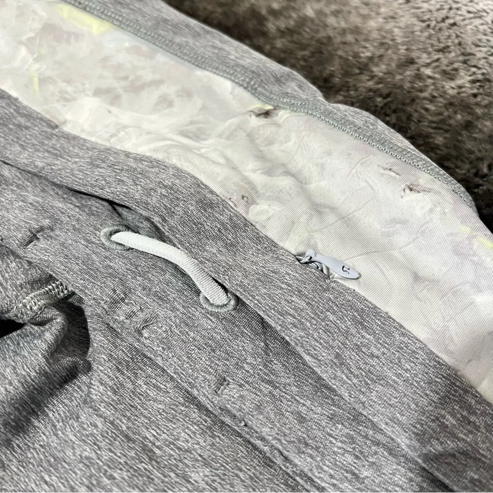 LuluLemon Grey Leggings - Picture 9 of 9